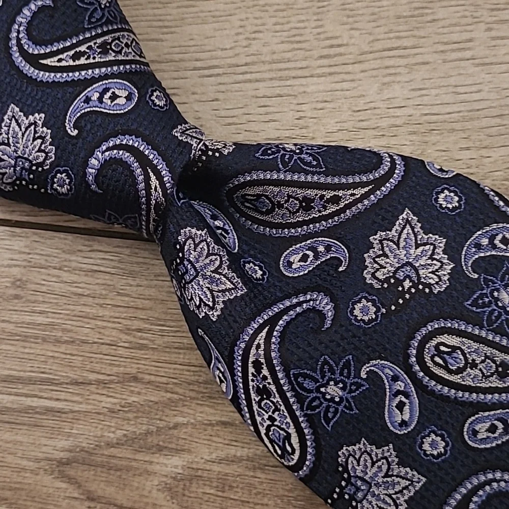 DANIEL CREMIEUX Limited Edition Numbered 7 FOLD Metallic‎ Navy Paisley Silk Tie